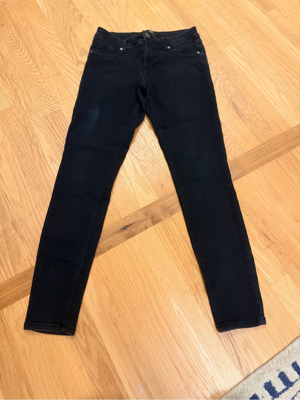 Ladies Size 29 "1822 Denim" Black Skinny Jeans GUC